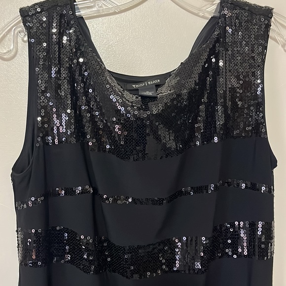 White House Black Market sequence dress, sleeveless, Lined, M. - Picture 4 of 7